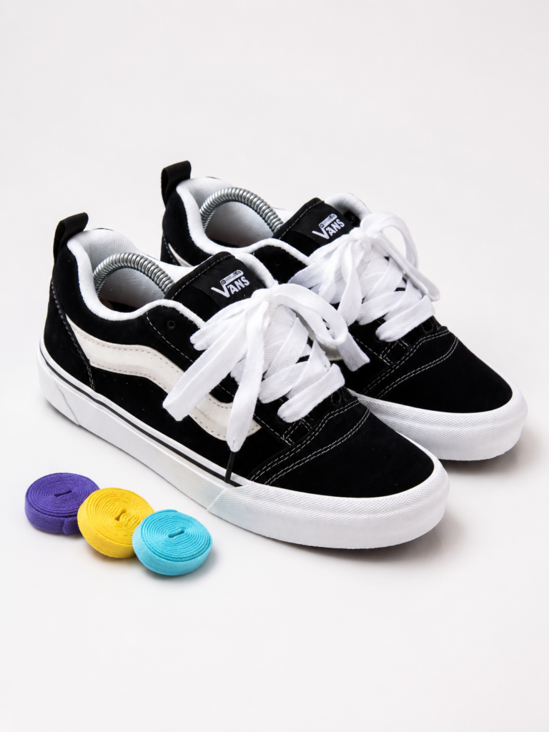 Tenis Skate Negro con Franja Blanca