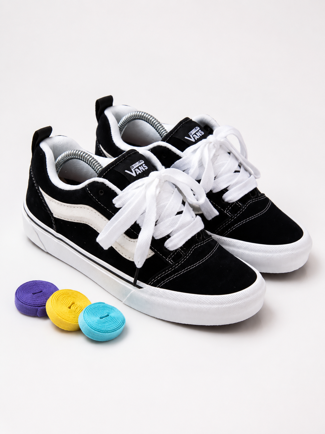 Tenis Skate Negro con Franja Blanca